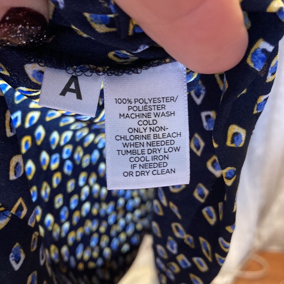 LOFT off the shoulder top. Women’s size small. Navy patterned - Picture 6 of 7